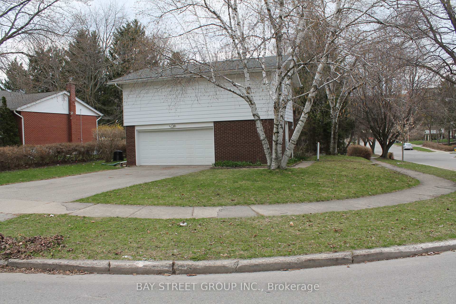 Photo 11 of 43 Cardill Crescent, Waterloo — HOMEH
