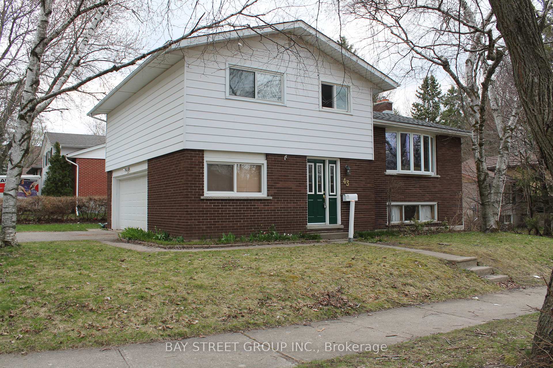 Photo 13 of 43 Cardill Crescent, Waterloo — HOMEH