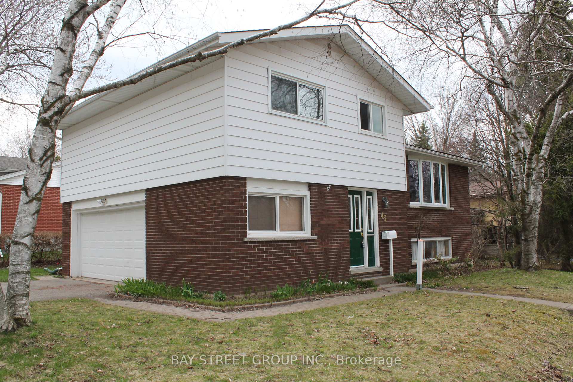 Photo 14 of 43 Cardill Crescent, Waterloo — HOMEH