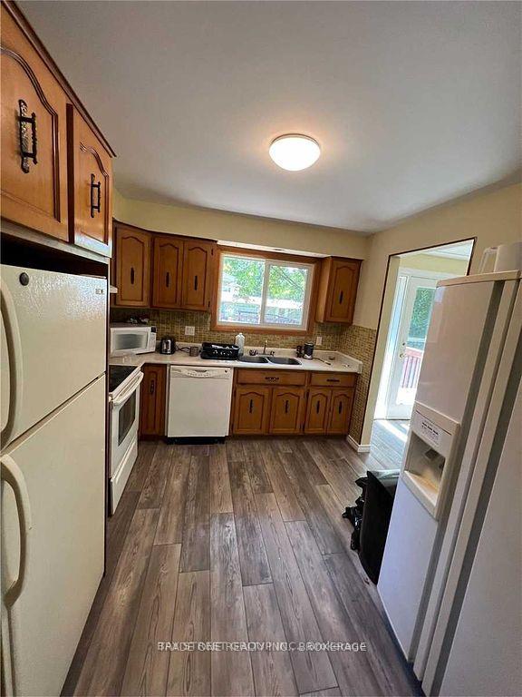 Photo 15 of 43 Cardill Crescent, Waterloo — HOMEH