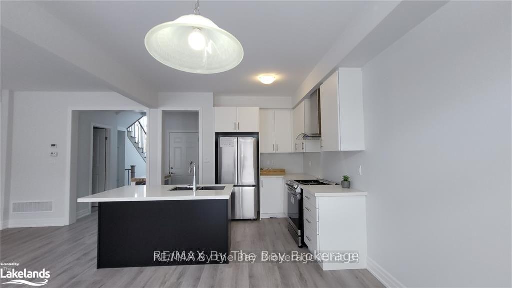 Photo 2 of 51 Federica Crescent, Wasaga Beach — HOMEH
