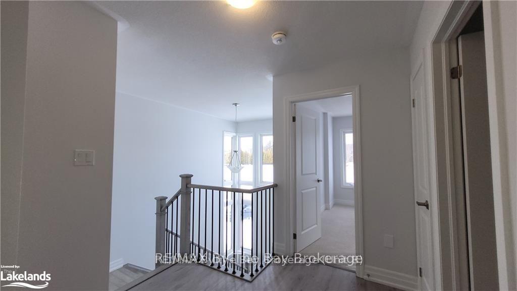 Photo 9 of 51 Federica Crescent, Wasaga Beach — HOMEH