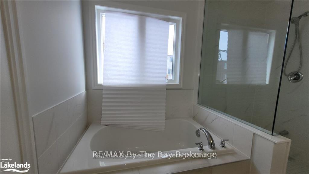 Photo 14 of 51 Federica Crescent, Wasaga Beach — HOMEH
