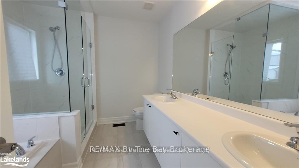 Photo 16 of 51 Federica Crescent, Wasaga Beach — HOMEH
