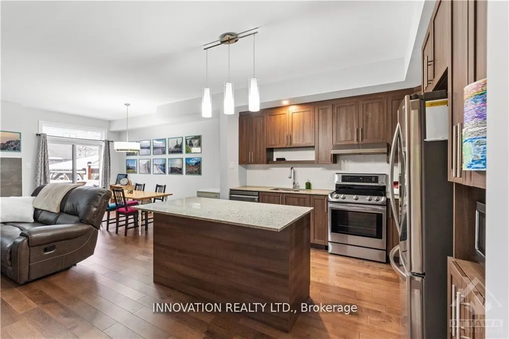 Photo 3 of 254 Munro Street, Carleton Place — HOMEH