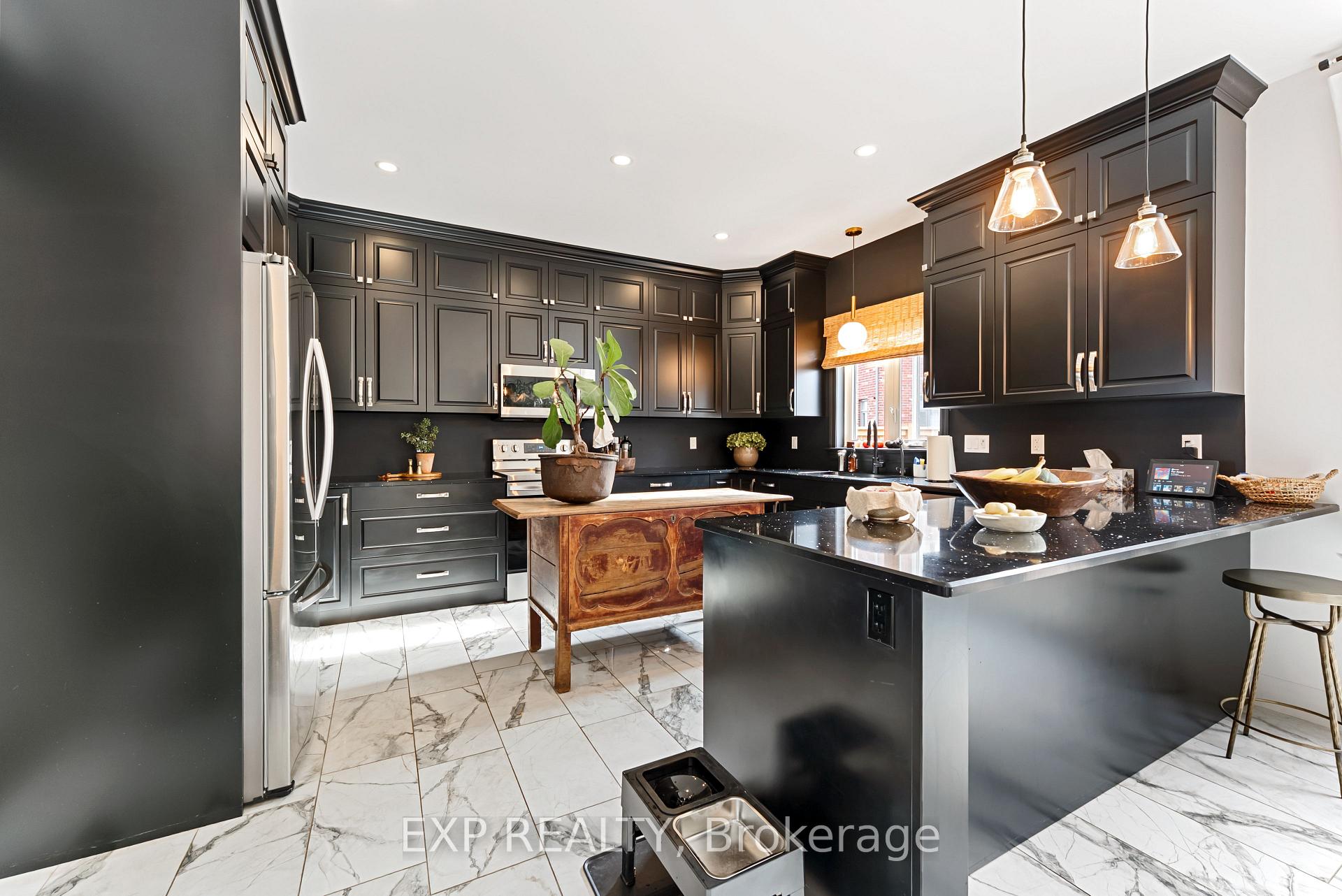 Photo 10 of 76 Essex Drive, Belleville, Thurlow Ward — HOMEH