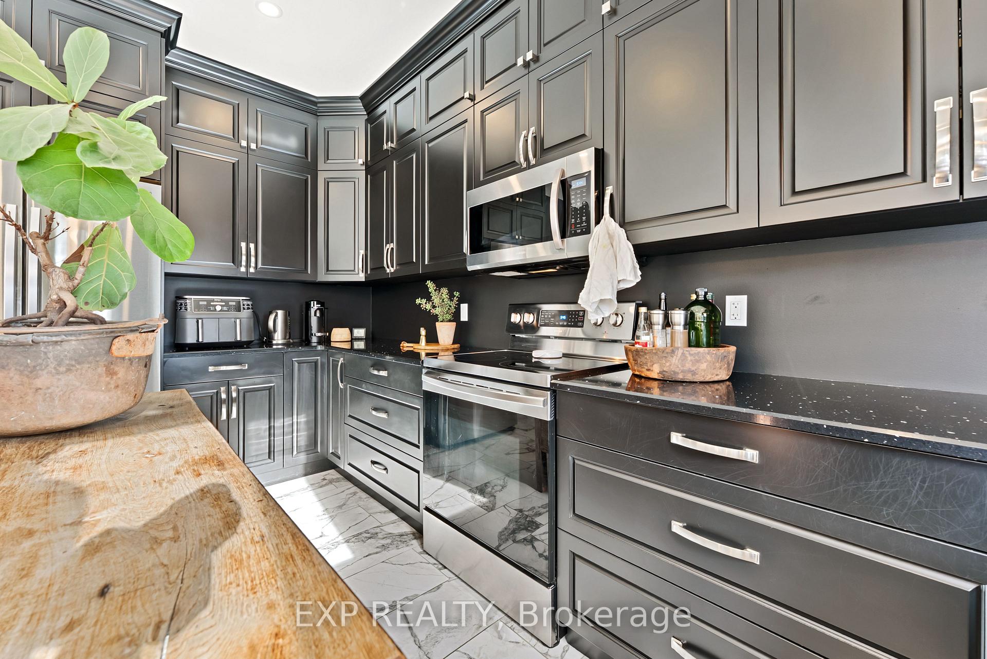 Photo 12 of 76 Essex Drive, Belleville, Thurlow Ward — HOMEH