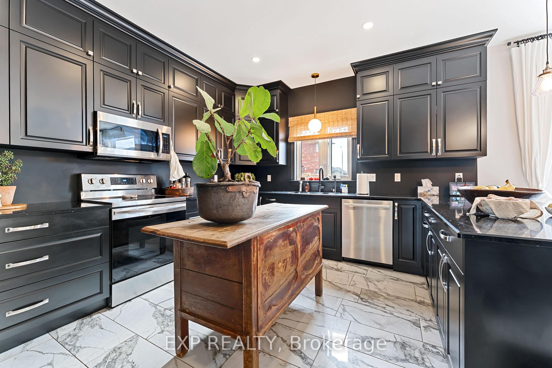 Photo 14 of 76 Essex Drive, Belleville, Thurlow Ward — HOMEH