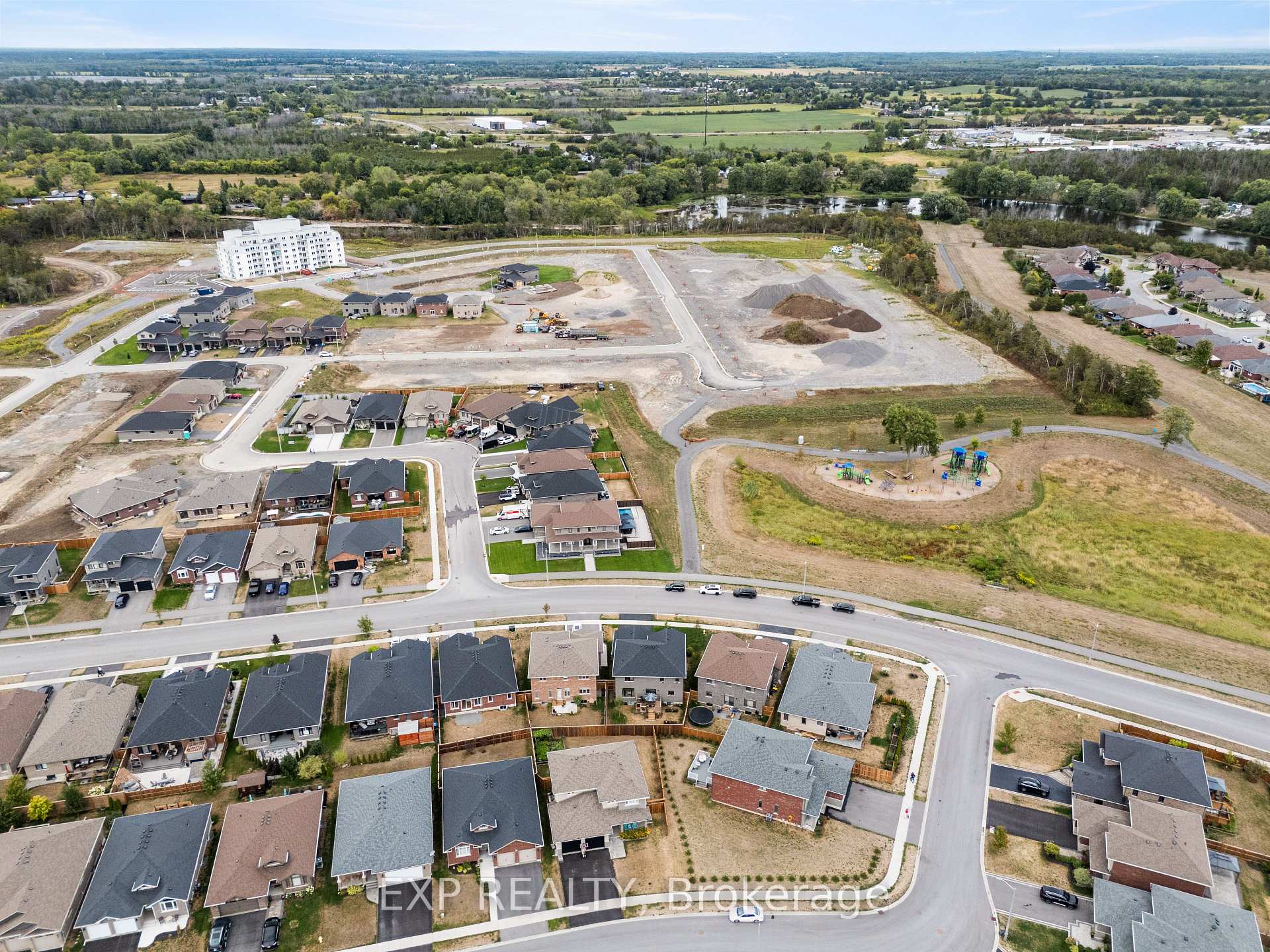 Photo 49 of 76 Essex Drive, Belleville, Thurlow Ward — HOMEH