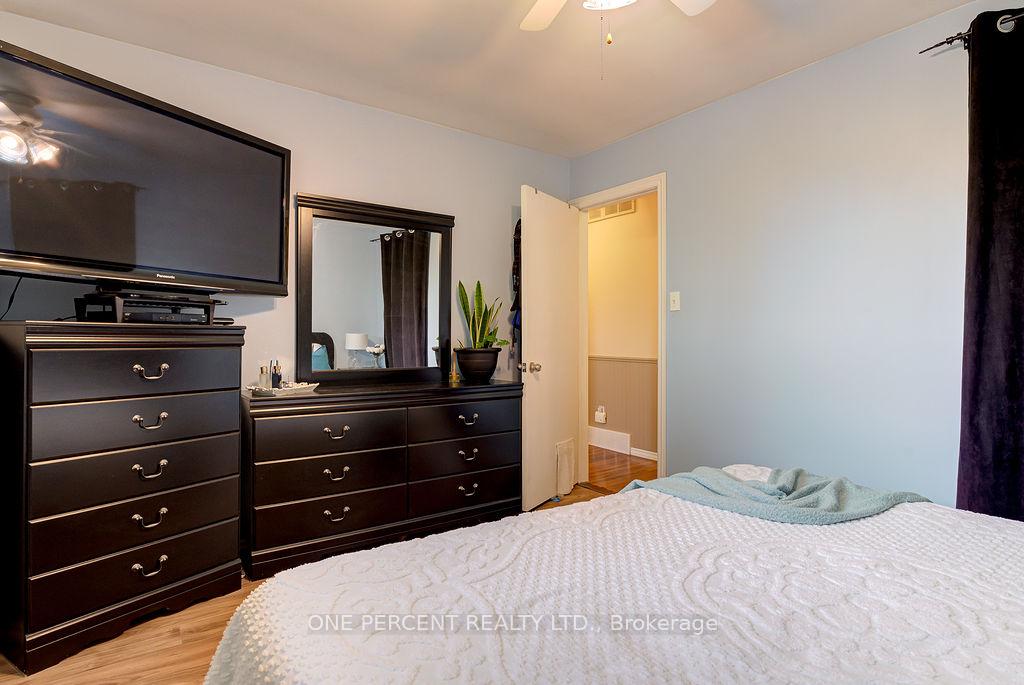 Photo 23 of 664 Highpoint Avenue, Waterloo — HOMEH