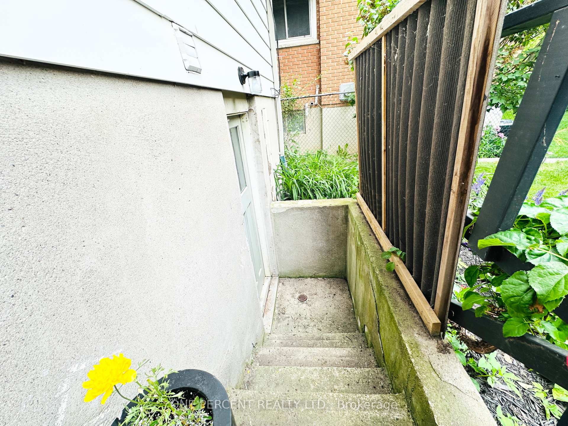 Photo 33 of 664 Highpoint Avenue, Waterloo — HOMEH