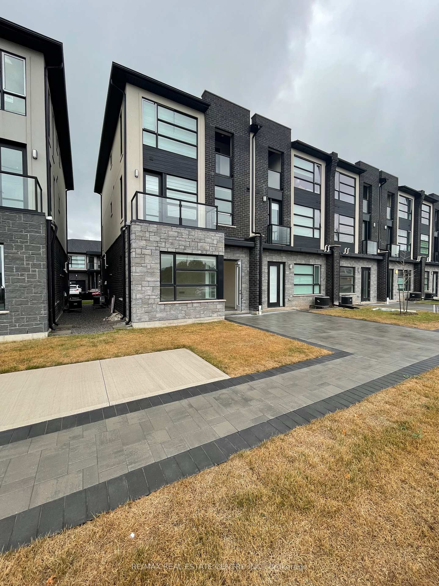 Photo 2 of Unit 2, 63 Warren Trail, Welland, Lincoln/Crowland — HOMEH