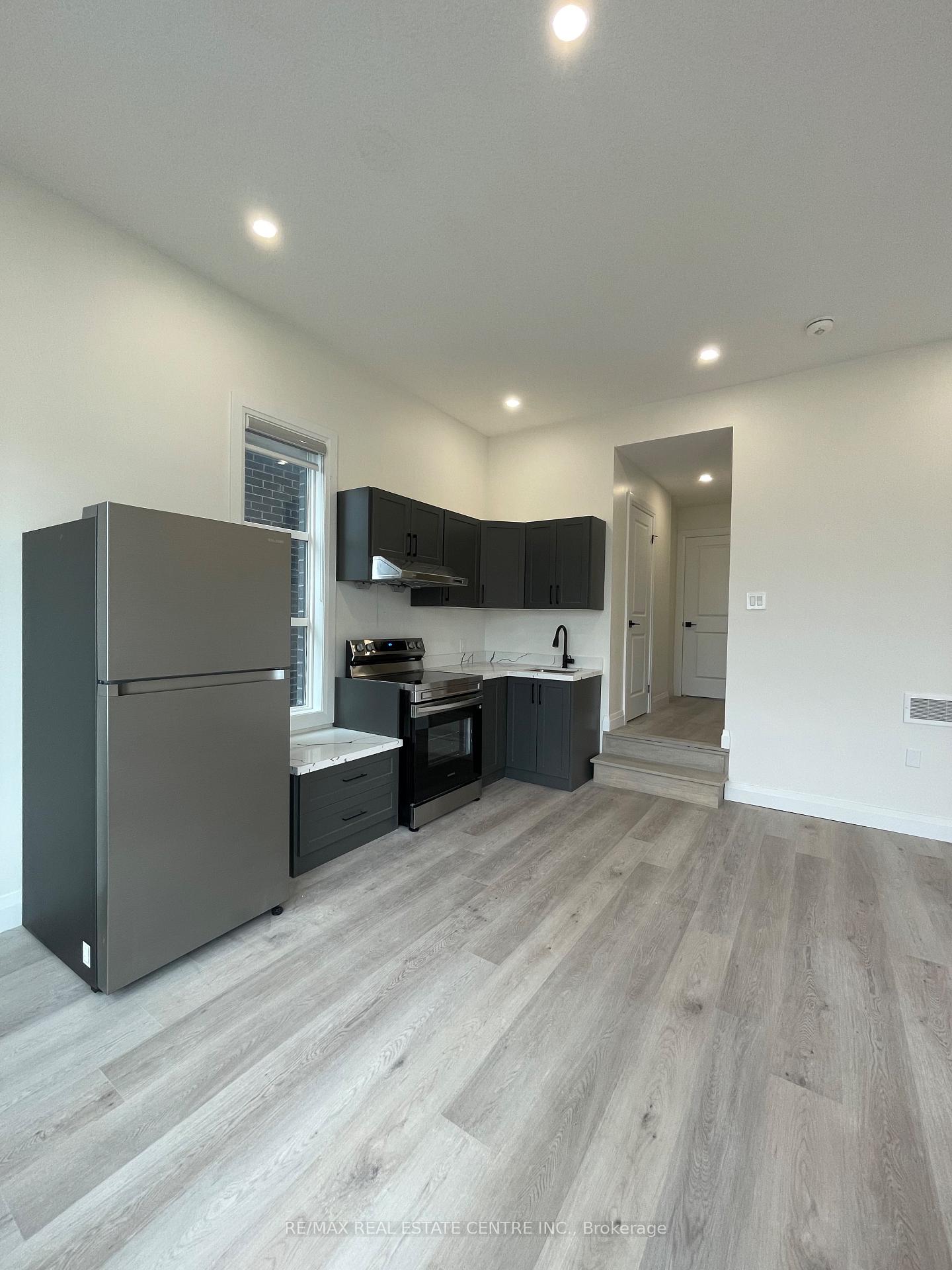 Photo 5 of Unit 2, 63 Warren Trail, Welland, Lincoln/Crowland — HOMEH
