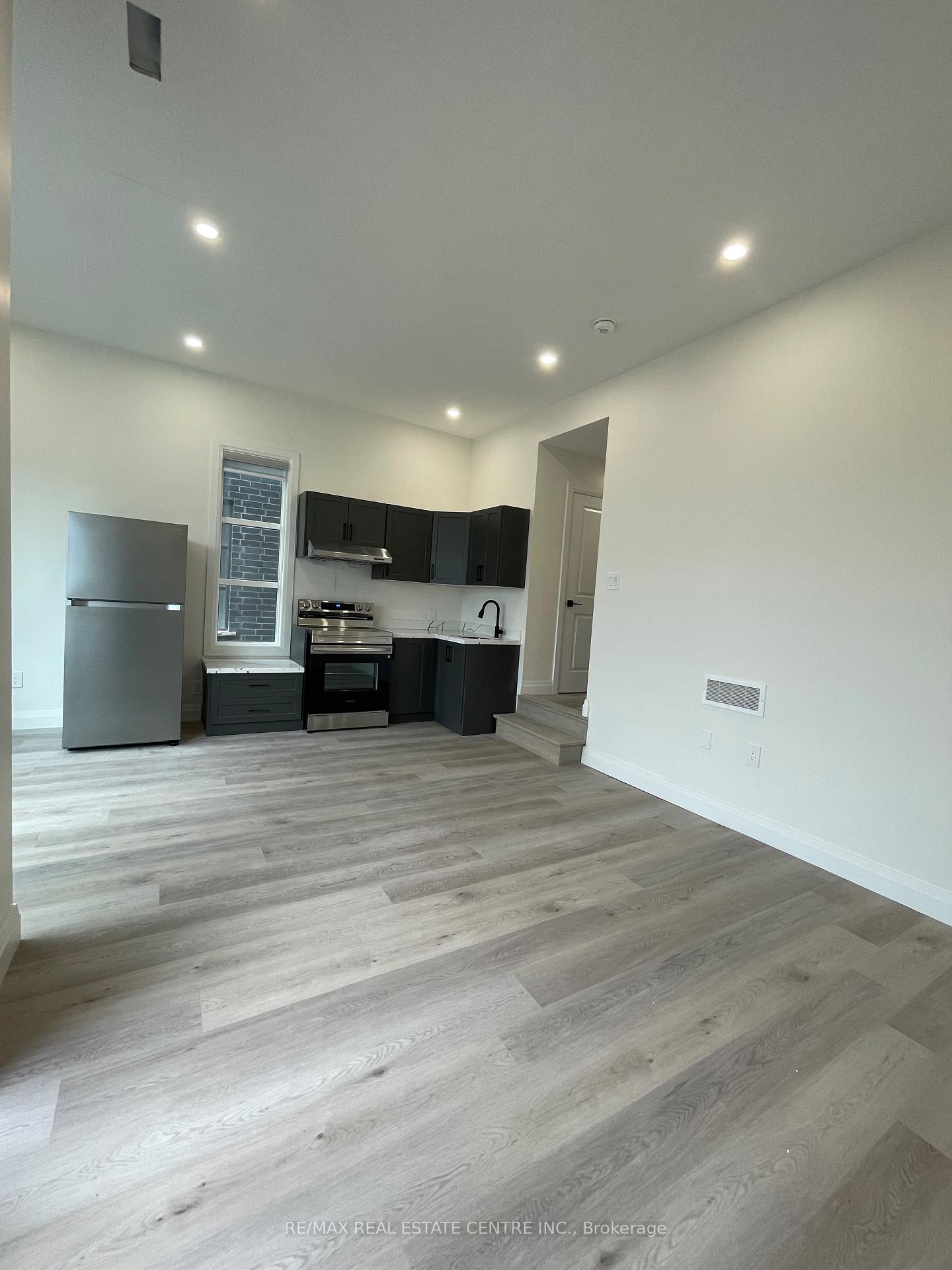 Photo 9 of Unit 2, 63 Warren Trail, Welland, Lincoln/Crowland — HOMEH