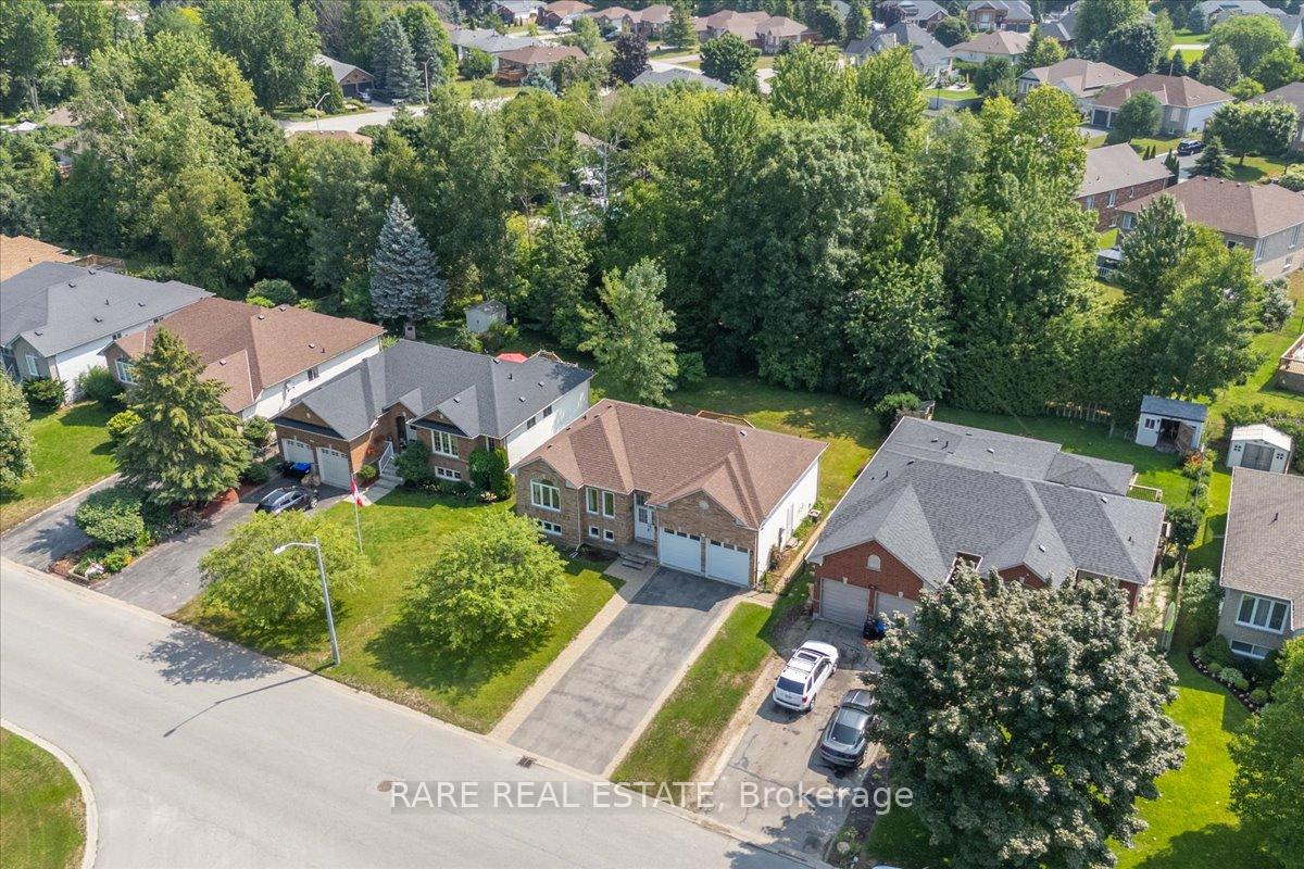 Photo 3 of 144 Silver Birch Avenue, Wasaga Beach — HOMEH