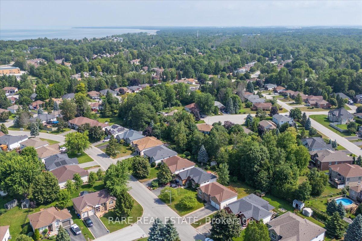 Photo 4 of 144 Silver Birch Avenue, Wasaga Beach — HOMEH