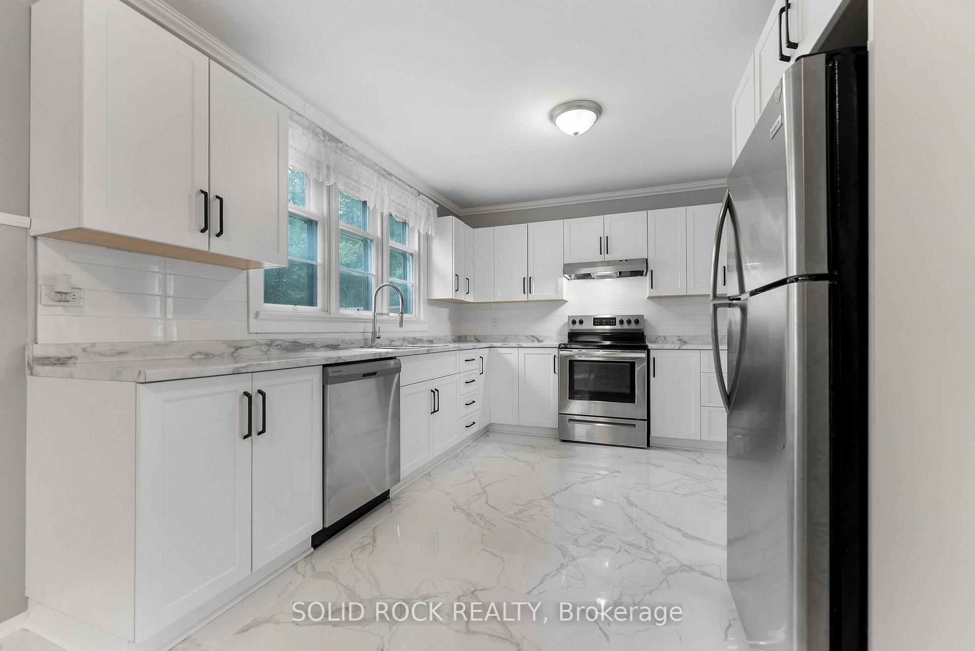 Photo 8 of 60 Hugh Street S, Arnprior — HOMEH