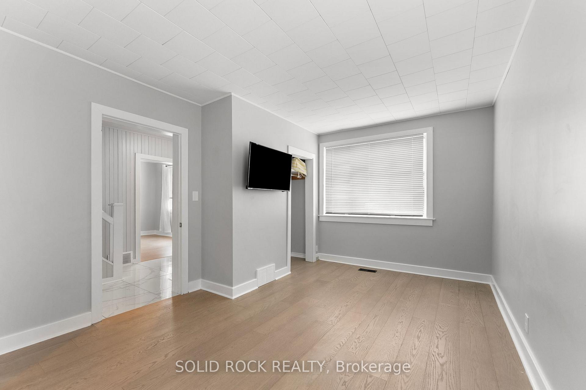 Photo 10 of 60 Hugh Street S, Arnprior — HOMEH