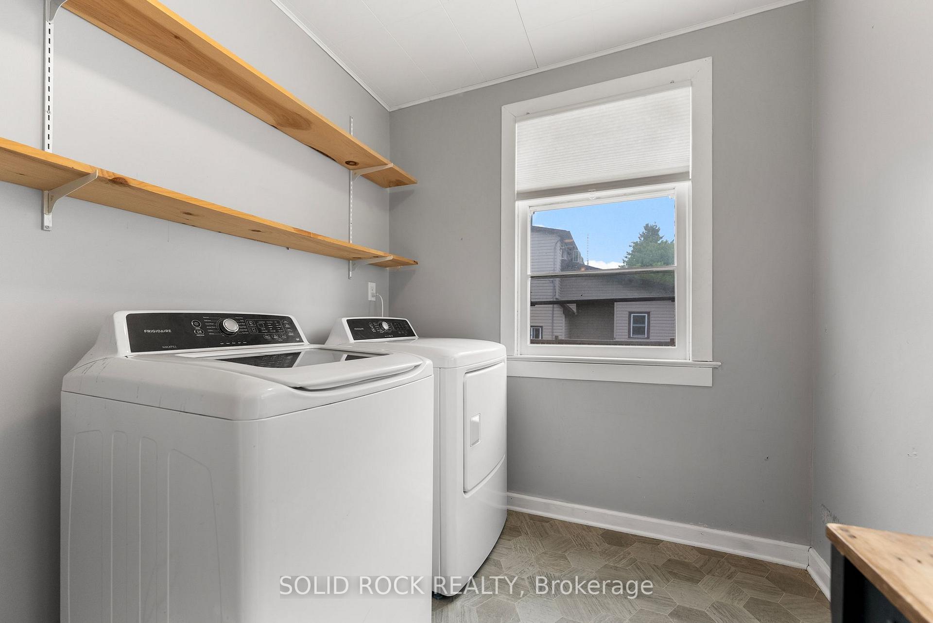 Photo 19 of 60 Hugh Street S, Arnprior — HOMEH