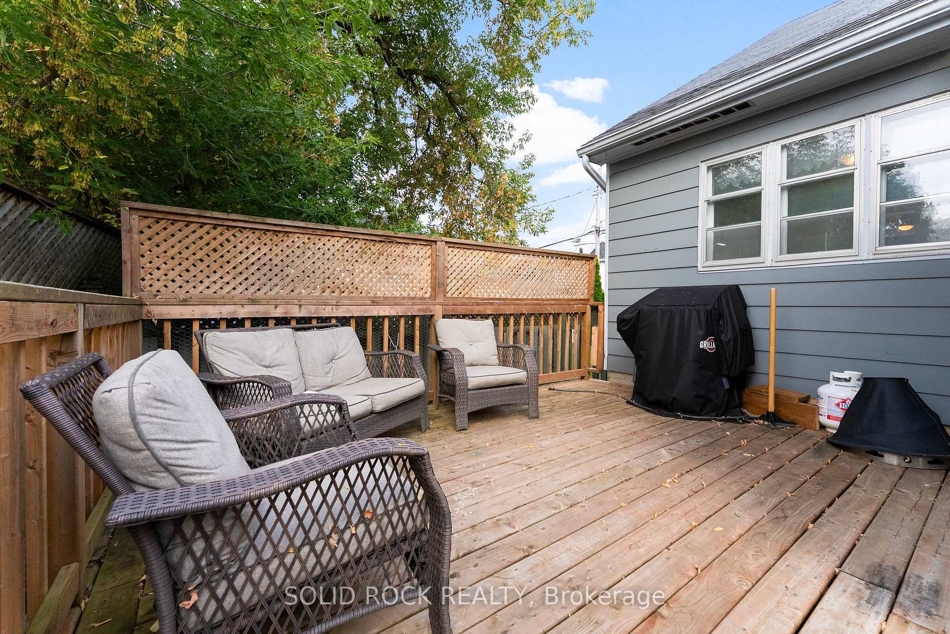 Photo 21 of 60 Hugh Street S, Arnprior — HOMEH