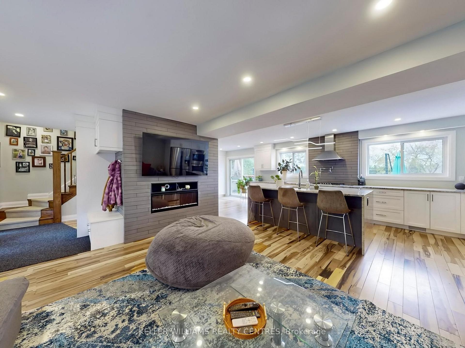 Photo 5 of 24 North Street, Uxbridge — HOMEH