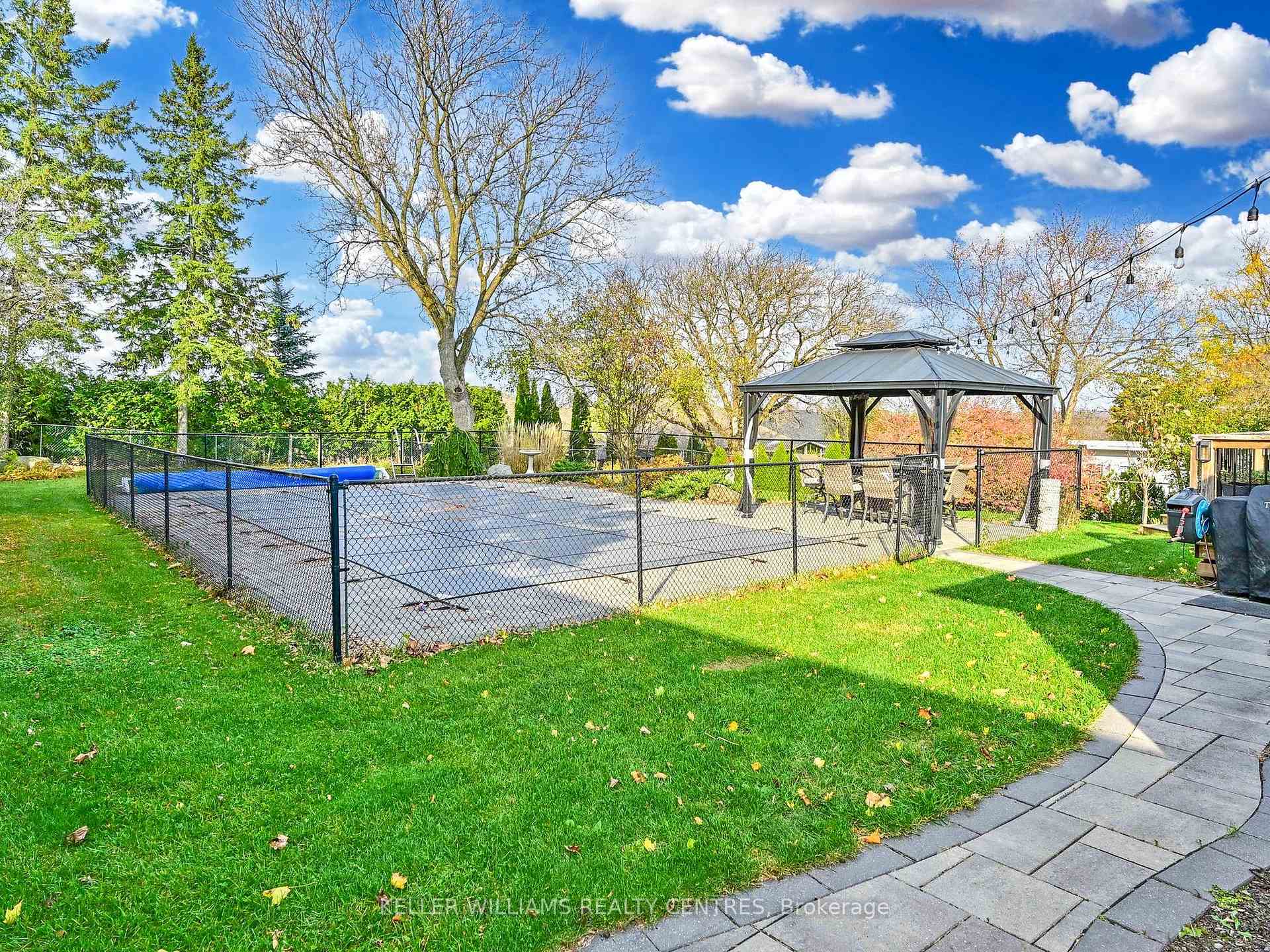 Photo 36 of 24 North Street, Uxbridge — HOMEH