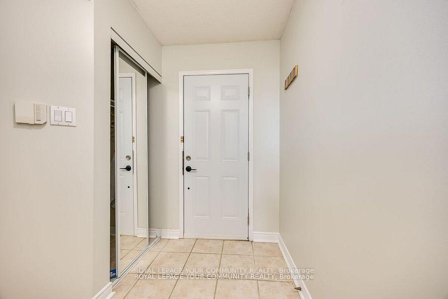Photo 3 of 138 Melville Avenue, Vaughan, Maple — HOMEH