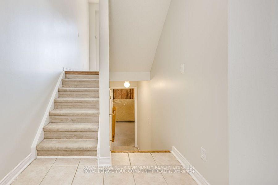 Photo 16 of 138 Melville Avenue, Vaughan, Maple — HOMEH
