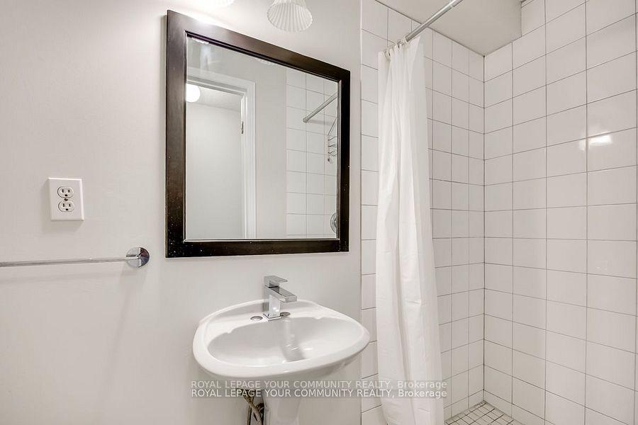 Photo 17 of 138 Melville Avenue, Vaughan, Maple — HOMEH