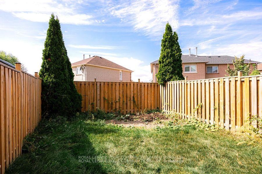 Photo 21 of 138 Melville Avenue, Vaughan, Maple — HOMEH