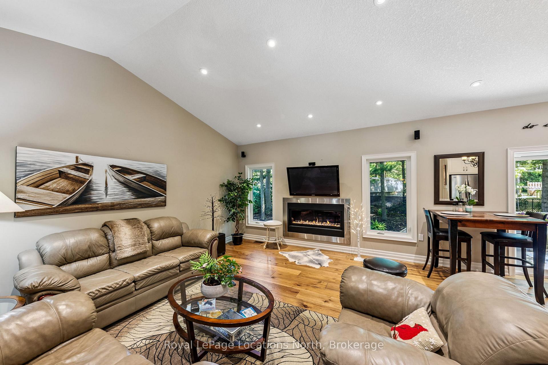 Photo 8 of 77 Knox Road W, Wasaga Beach — HOMEH
