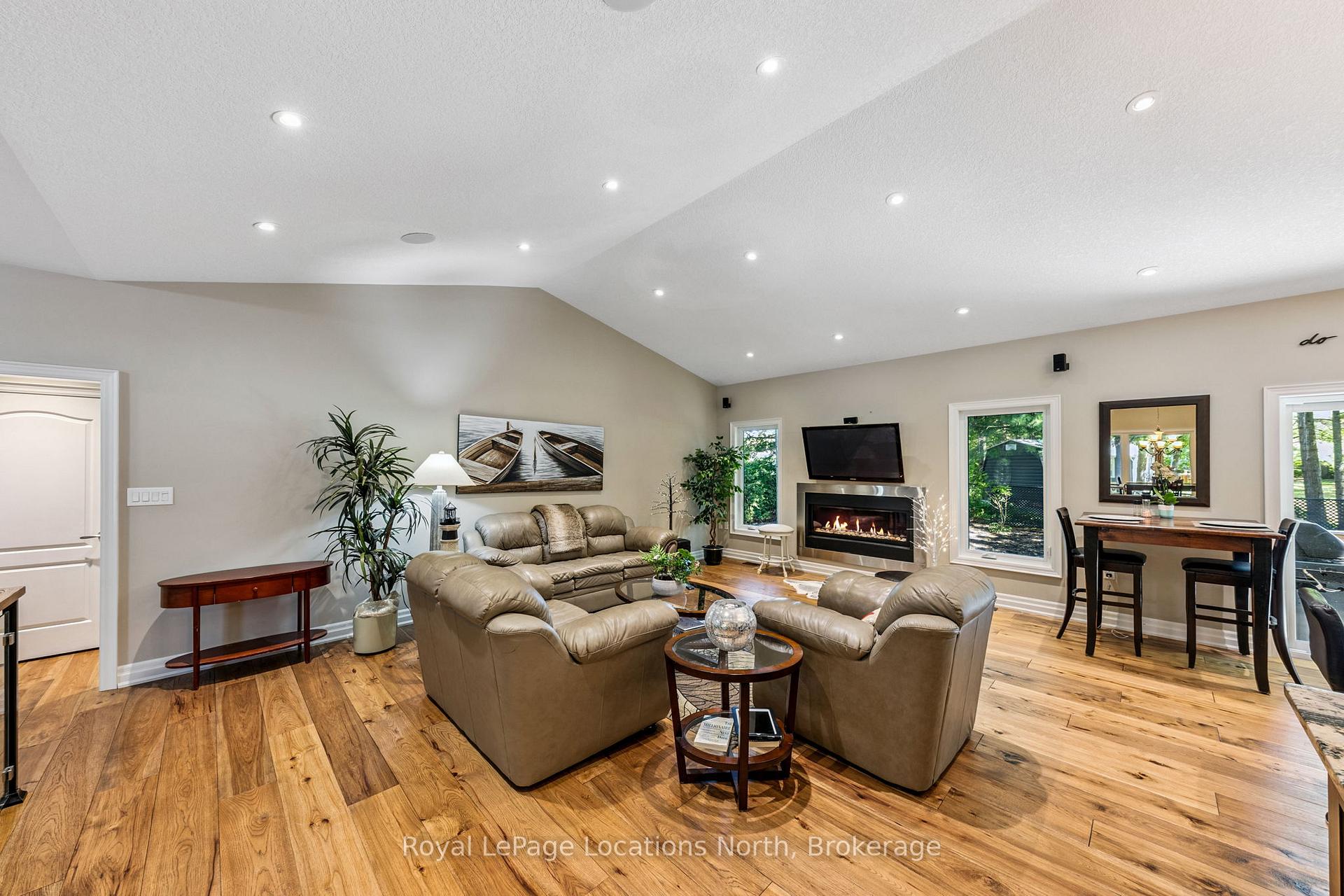 Photo 9 of 77 Knox Road W, Wasaga Beach — HOMEH