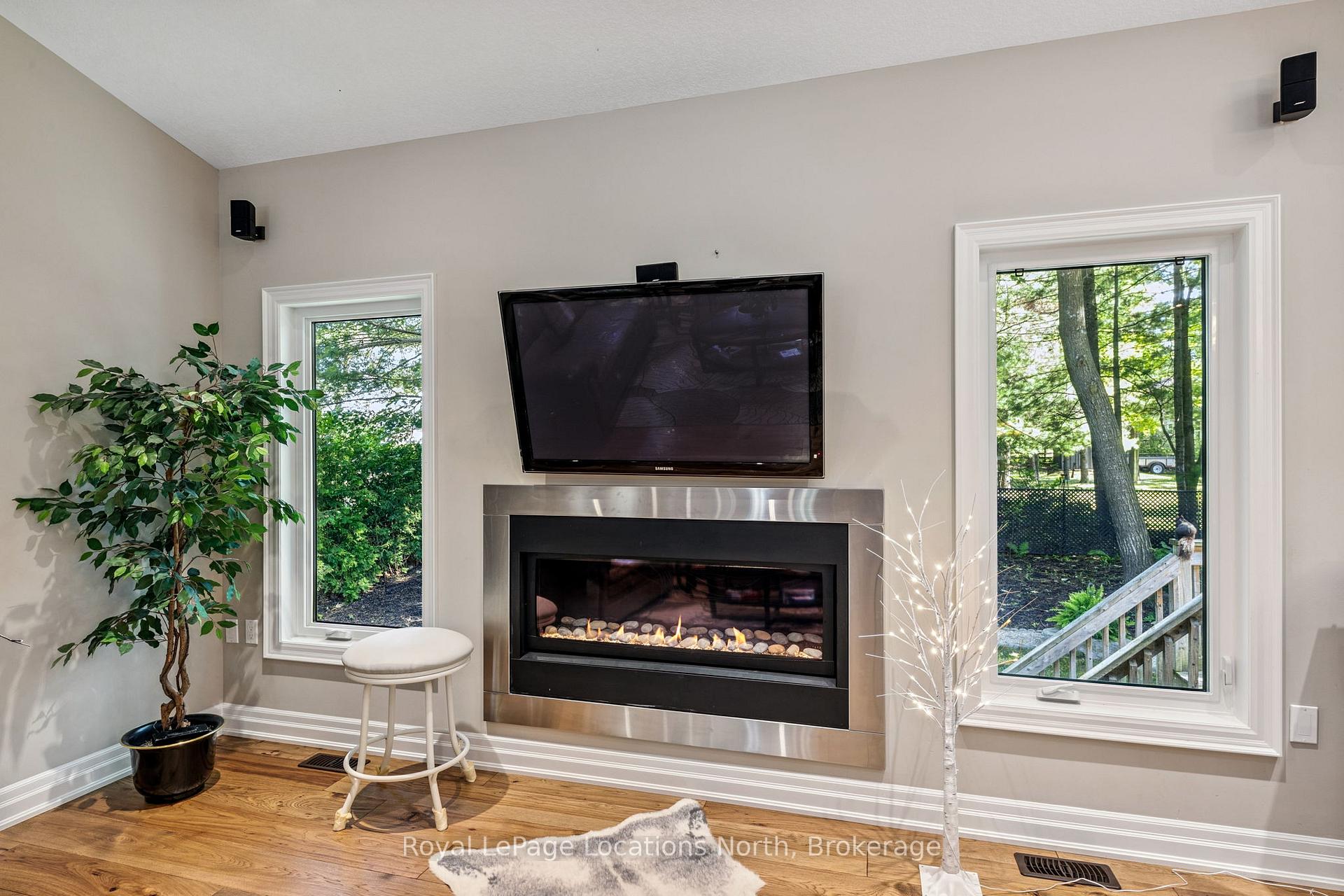 Photo 10 of 77 Knox Road W, Wasaga Beach — HOMEH
