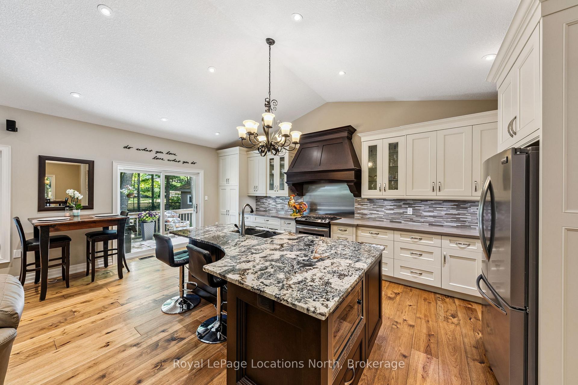 Photo 12 of 77 Knox Road W, Wasaga Beach — HOMEH