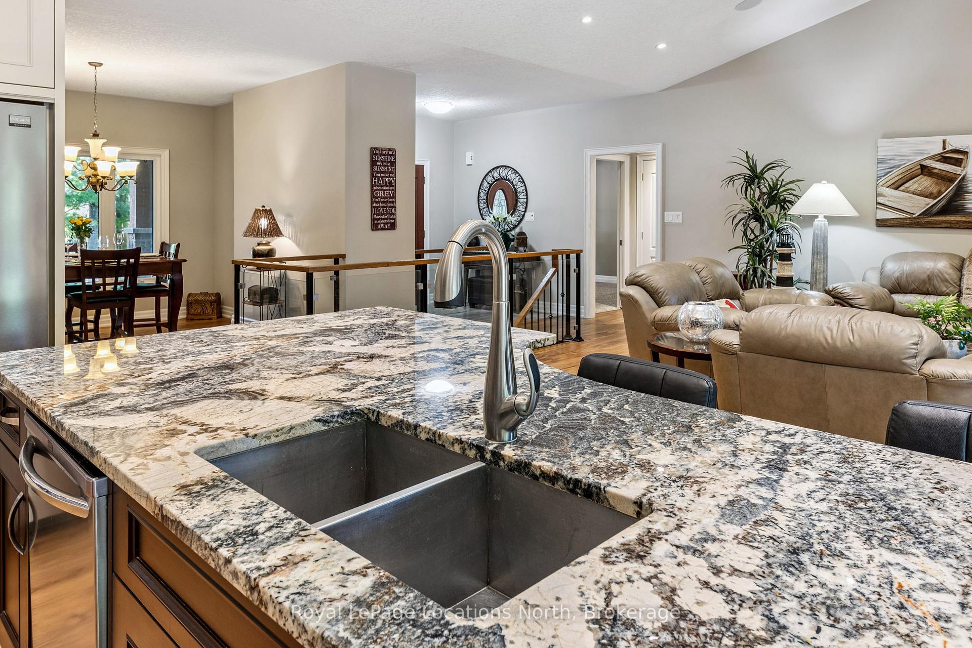 Photo 16 of 77 Knox Road W, Wasaga Beach — HOMEH
