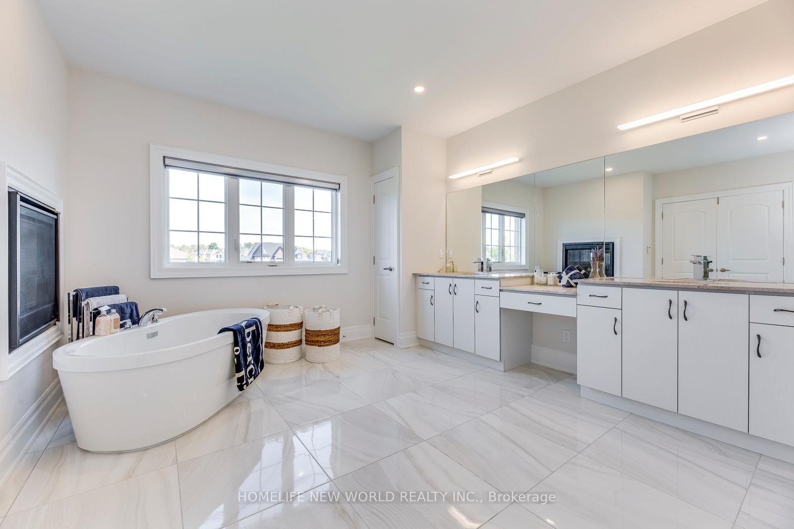 Photo 17 of 349 Torrey Pines Road, Vaughan, Kleinburg — HOMEH