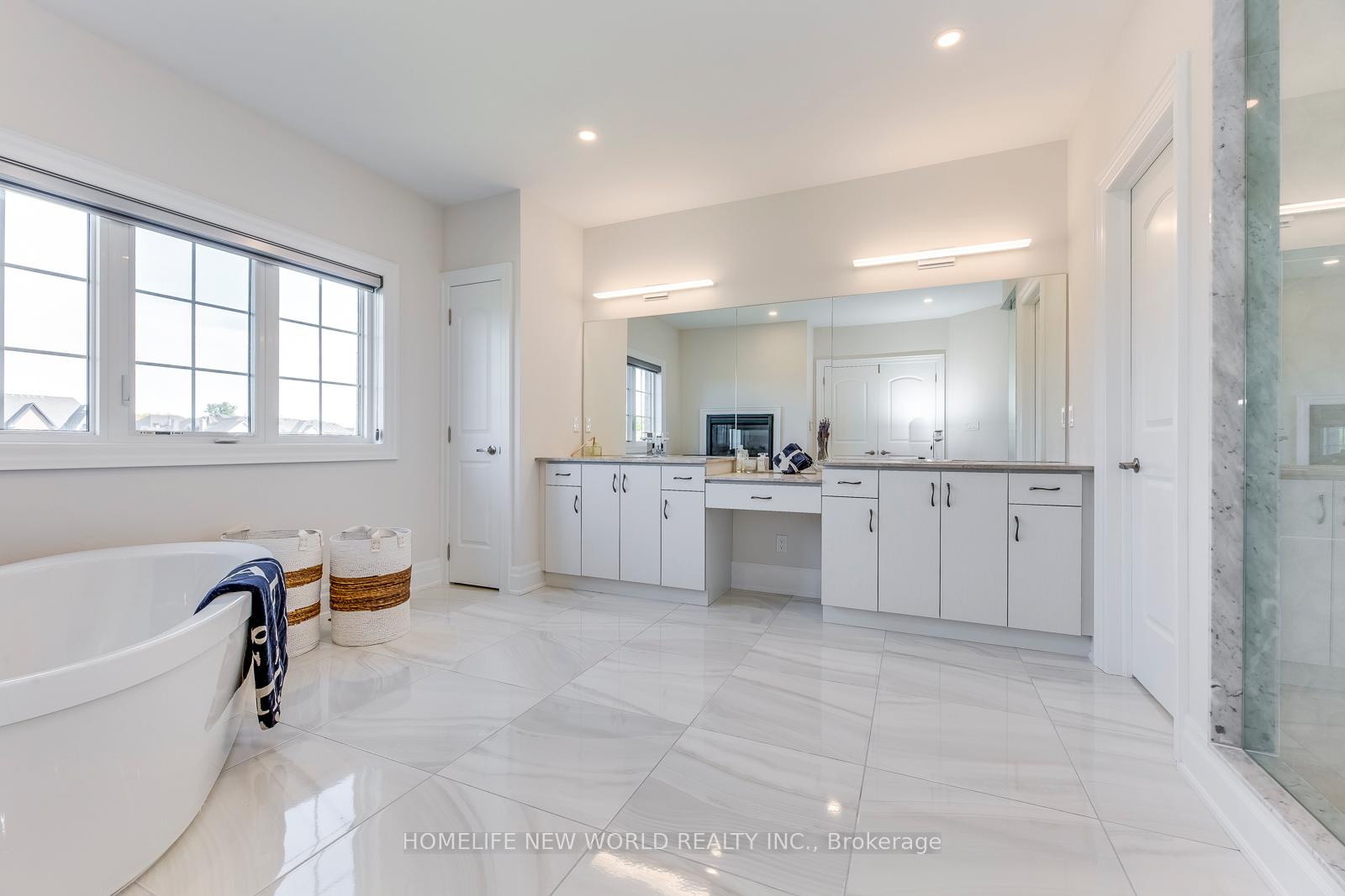 Photo 18 of 349 Torrey Pines Road, Vaughan, Kleinburg — HOMEH