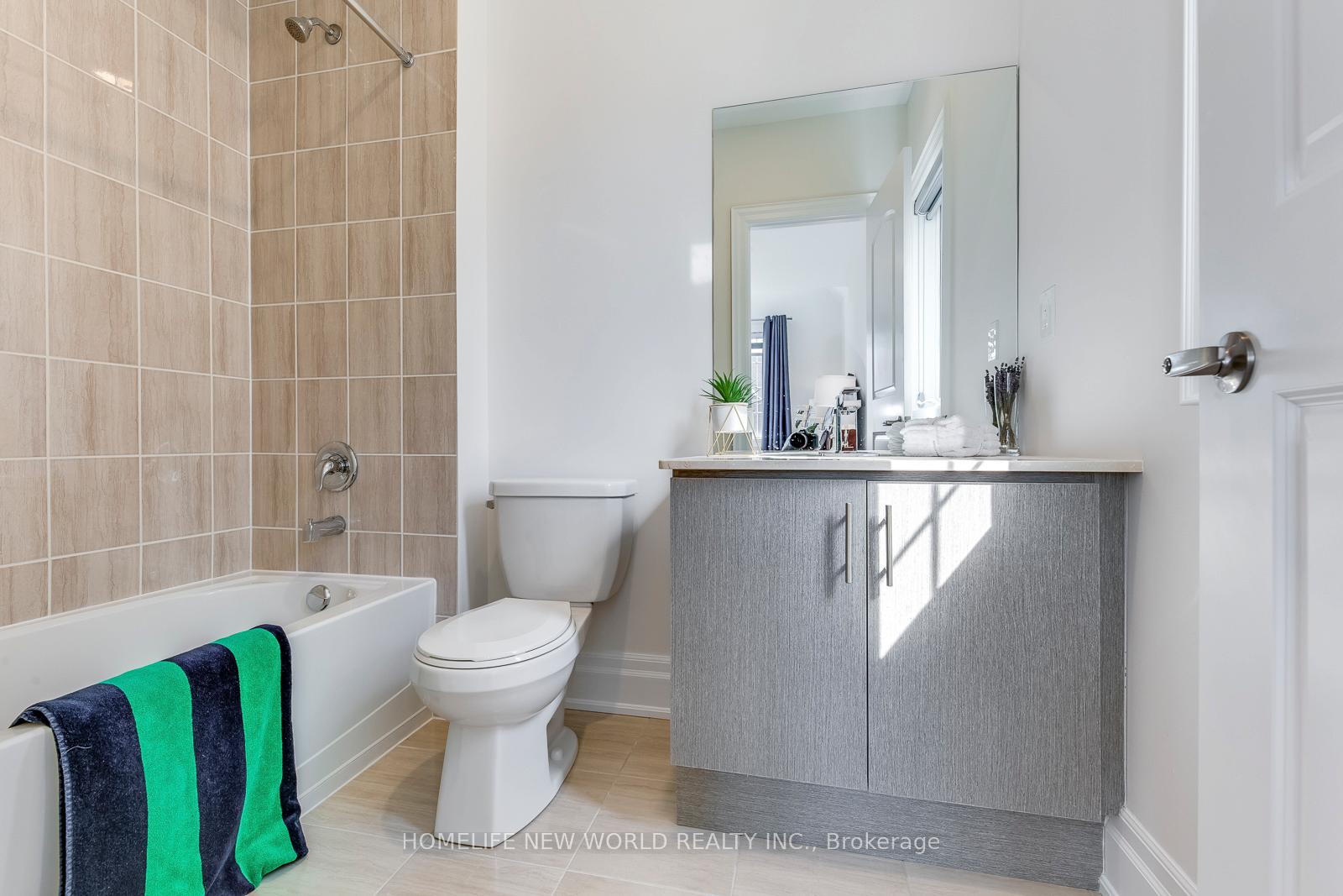 Photo 20 of 349 Torrey Pines Road, Vaughan, Kleinburg — HOMEH