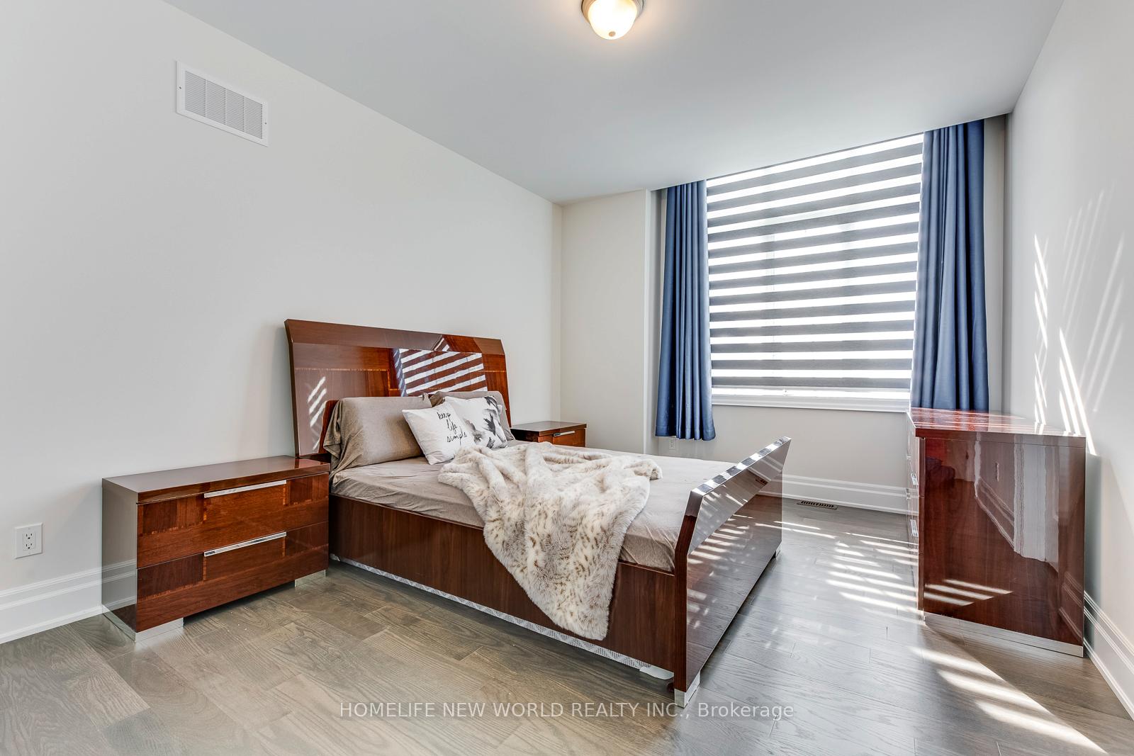 Photo 23 of 349 Torrey Pines Road, Vaughan, Kleinburg — HOMEH