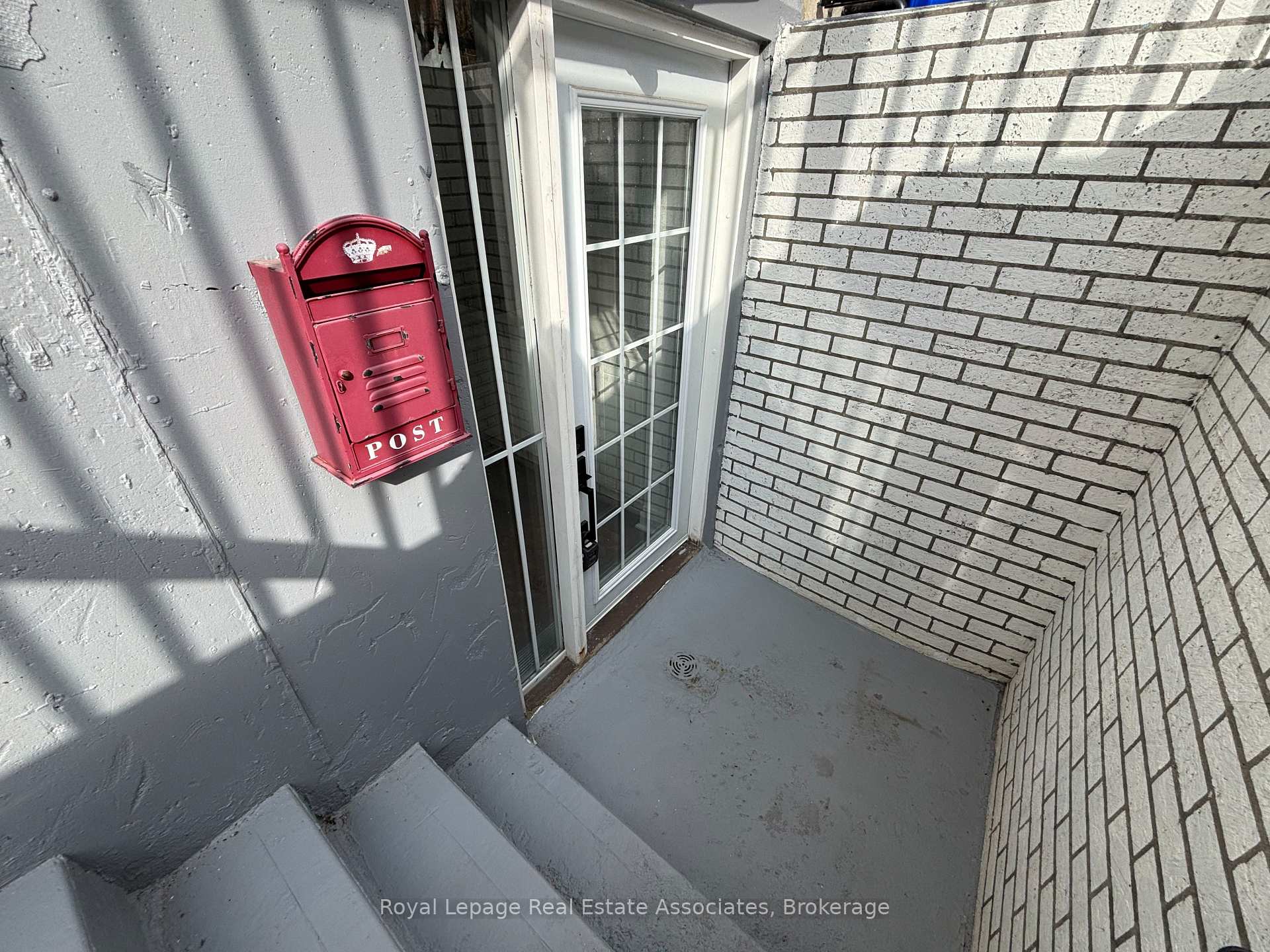 Photo 3 of Unit (Lower), 114 Sail Crescent, Vaughan, Vellore Village — HOMEH