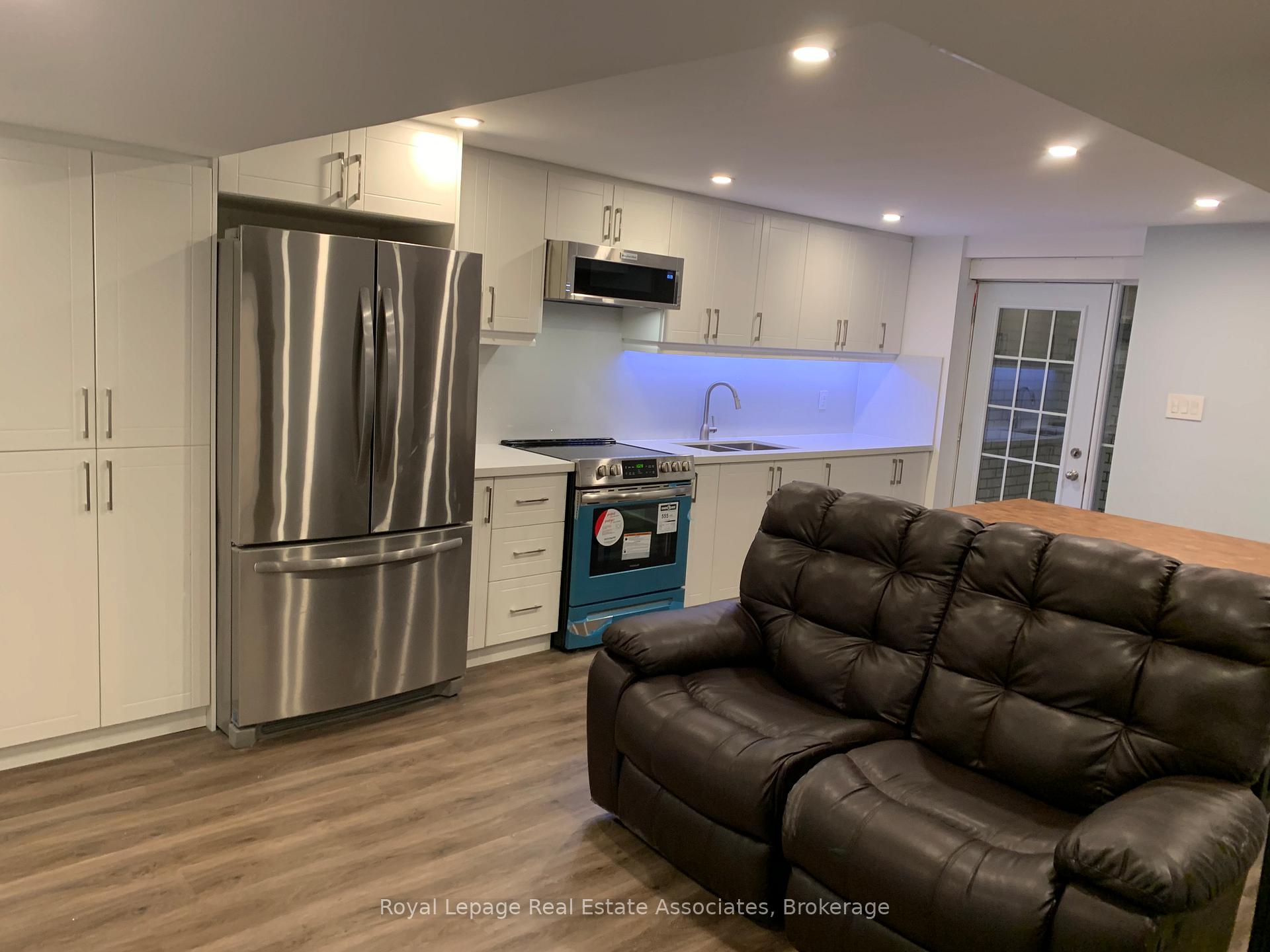 Photo 10 of Unit (Lower), 114 Sail Crescent, Vaughan, Vellore Village — HOMEH