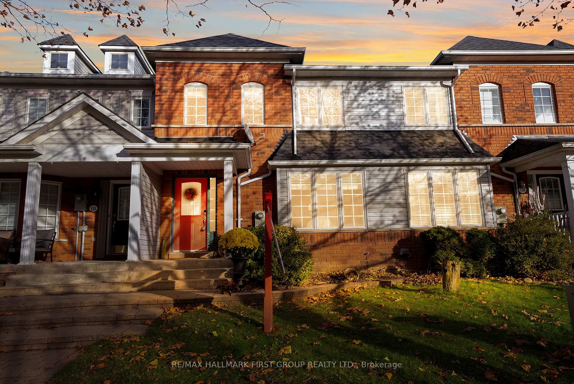 Photo 1 of 136 Warwick Avenue, Ajax, South East — HOMEH