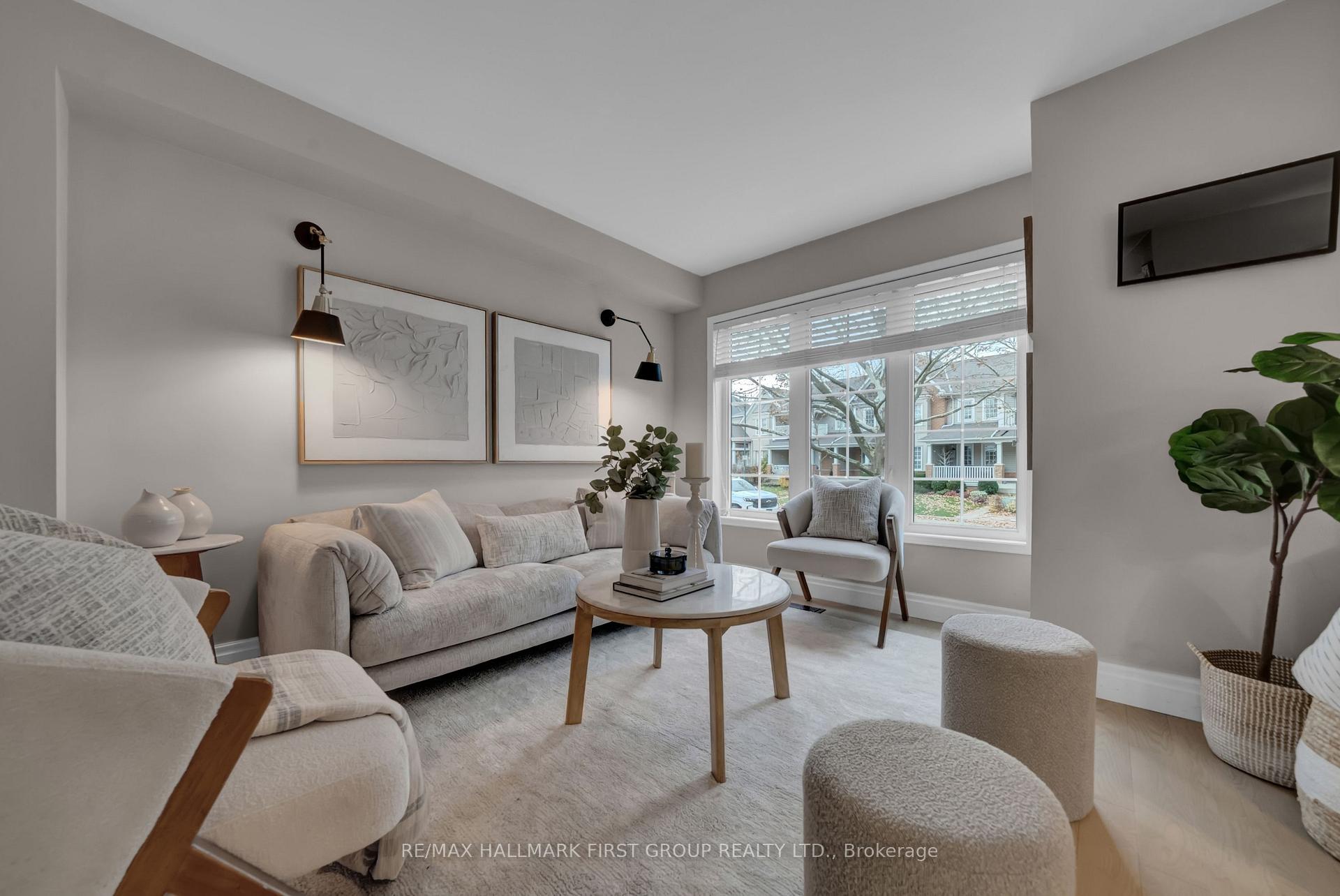 Photo 5 of 136 Warwick Avenue, Ajax, South East — HOMEH