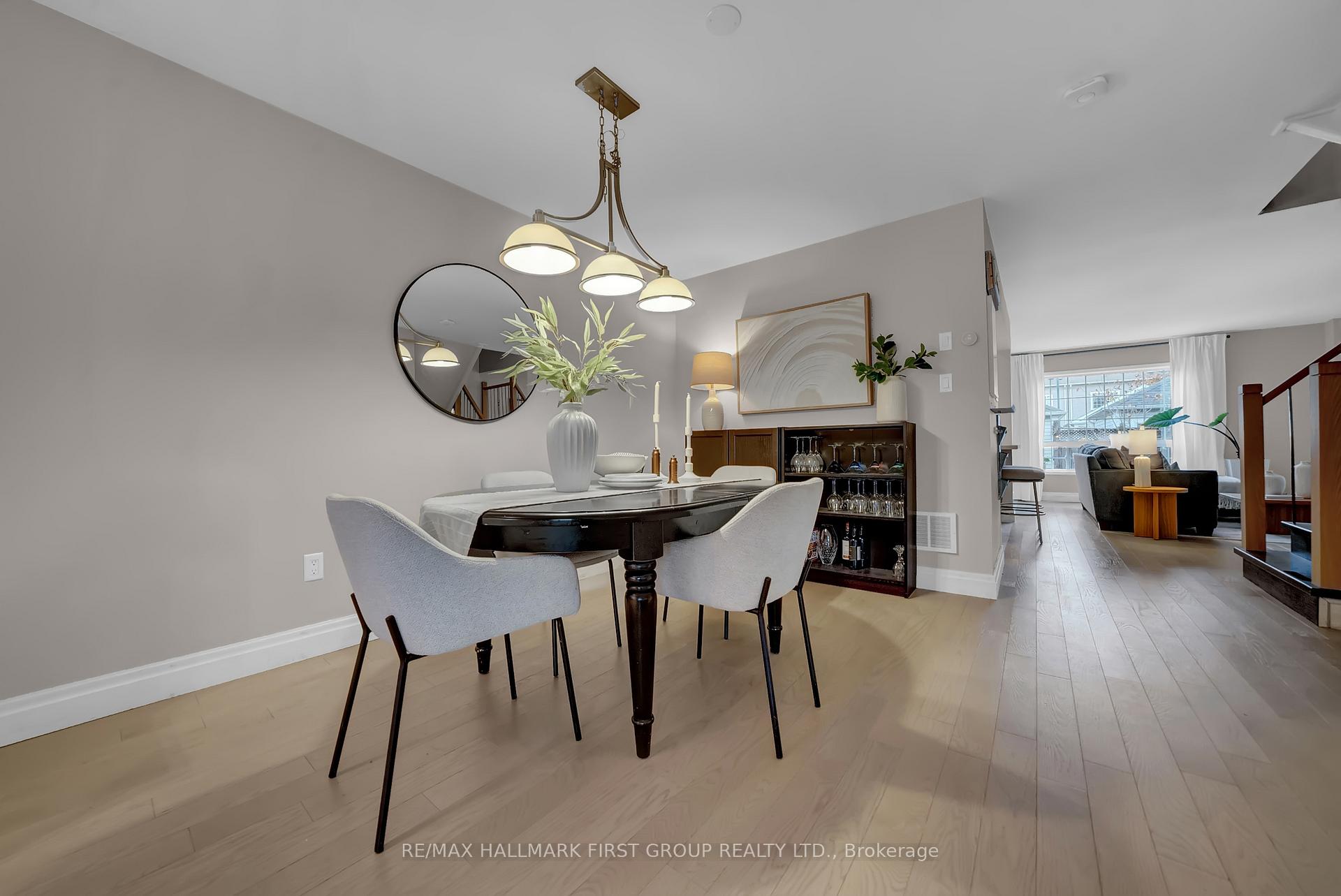 Photo 10 of 136 Warwick Avenue, Ajax, South East — HOMEH
