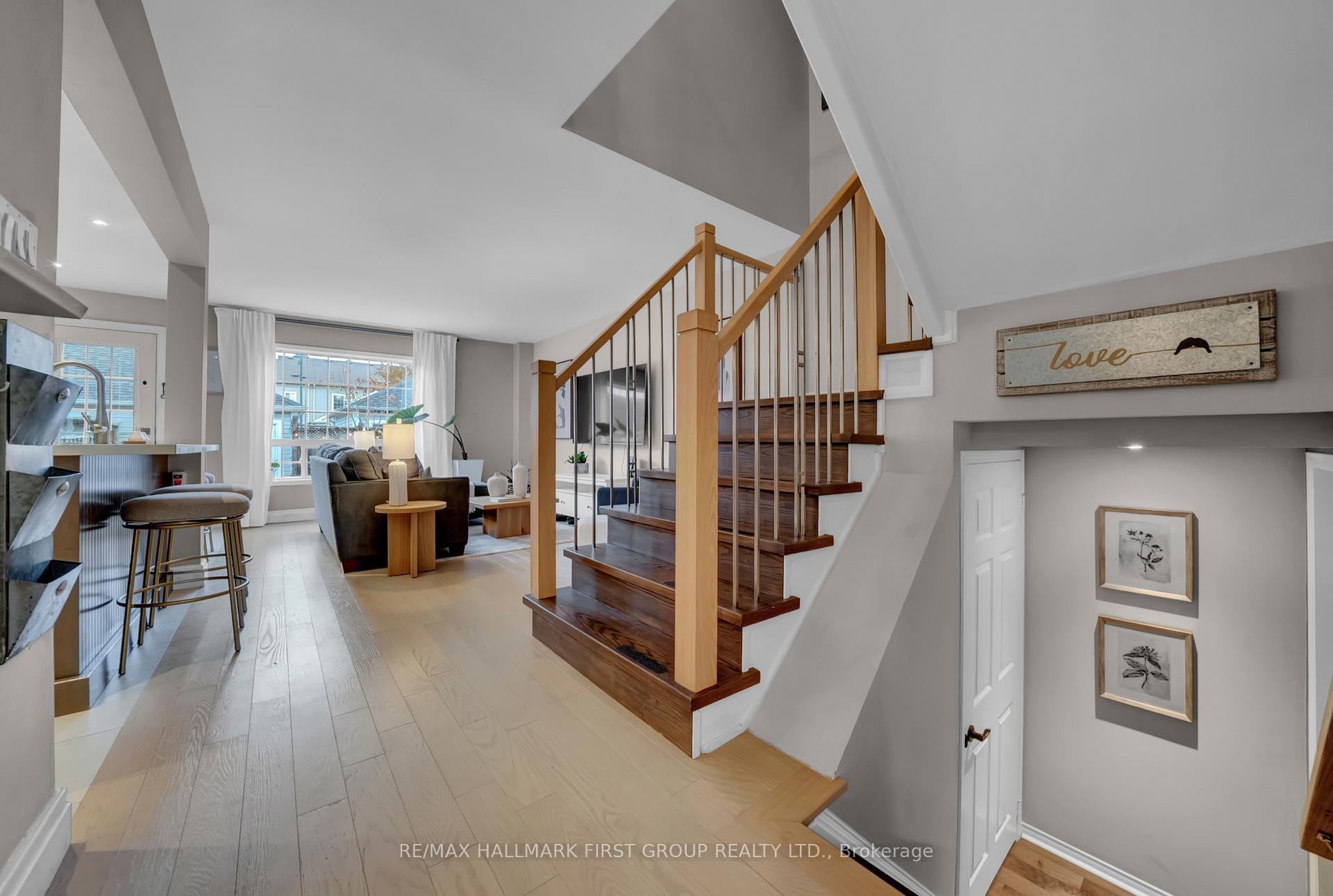 Photo 7 of 136 Warwick Avenue, Ajax, South East — HOMEH