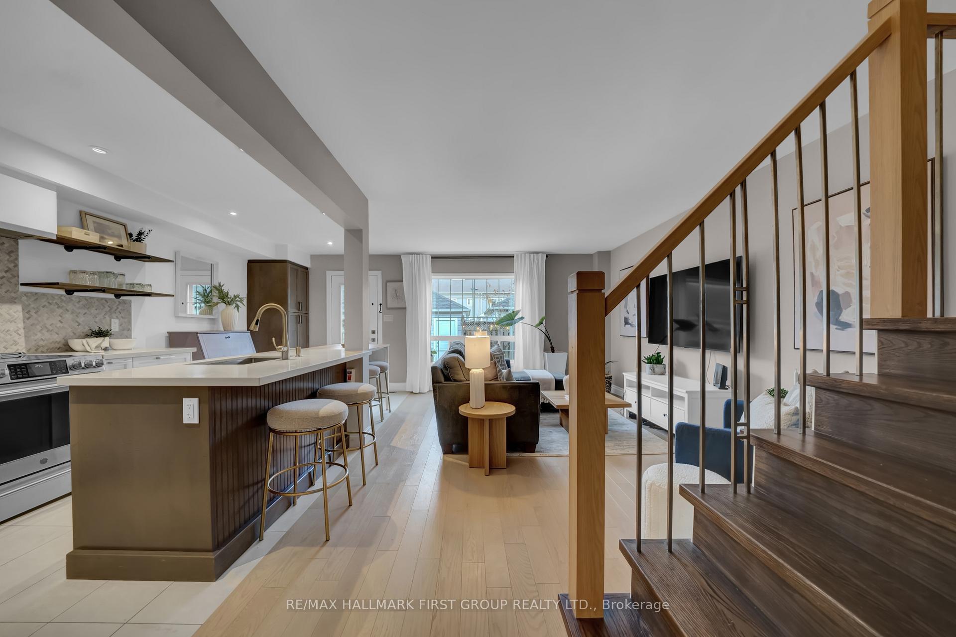 Photo 8 of 136 Warwick Avenue, Ajax, South East — HOMEH