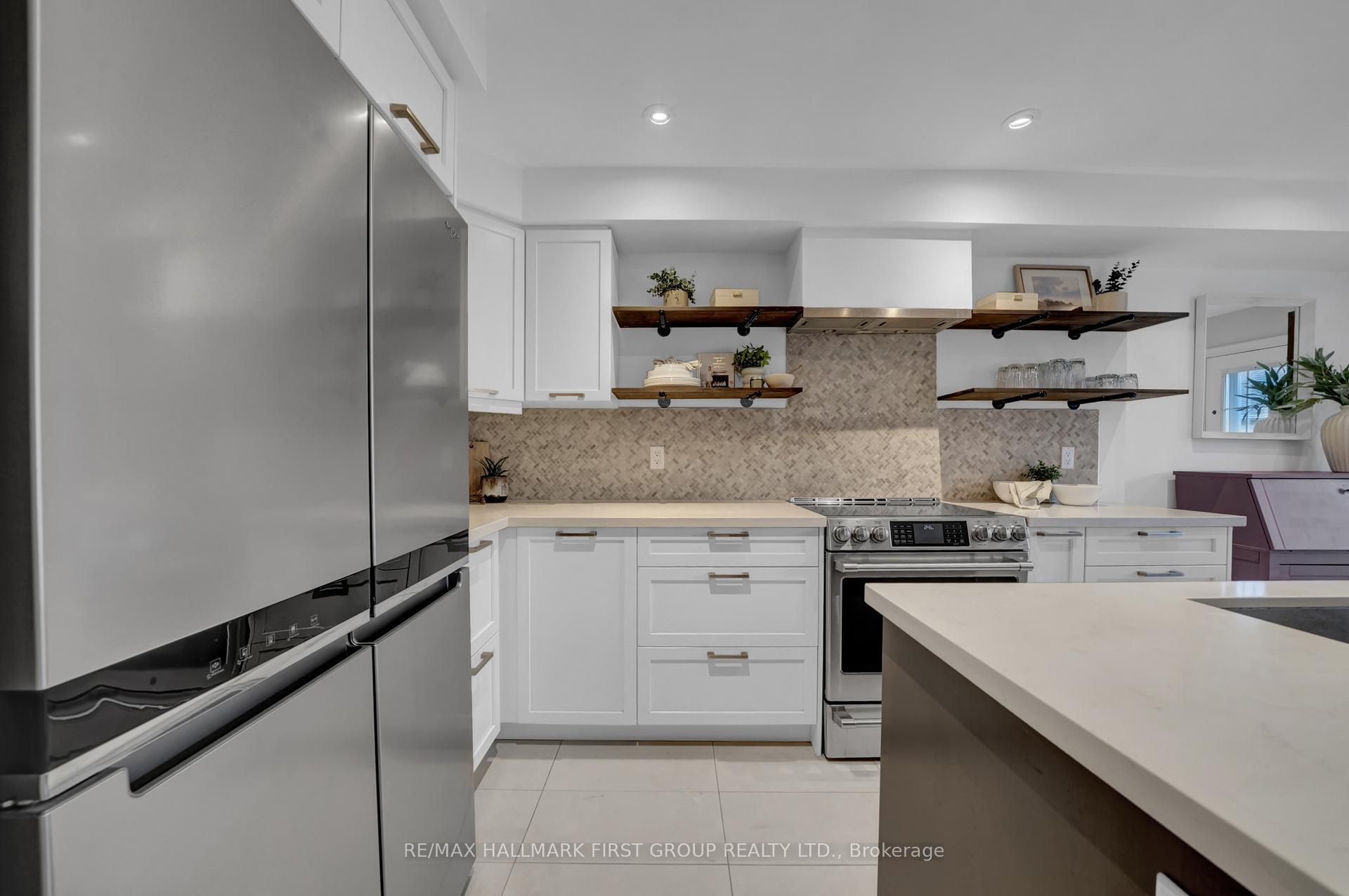 Photo 14 of 136 Warwick Avenue, Ajax, South East — HOMEH