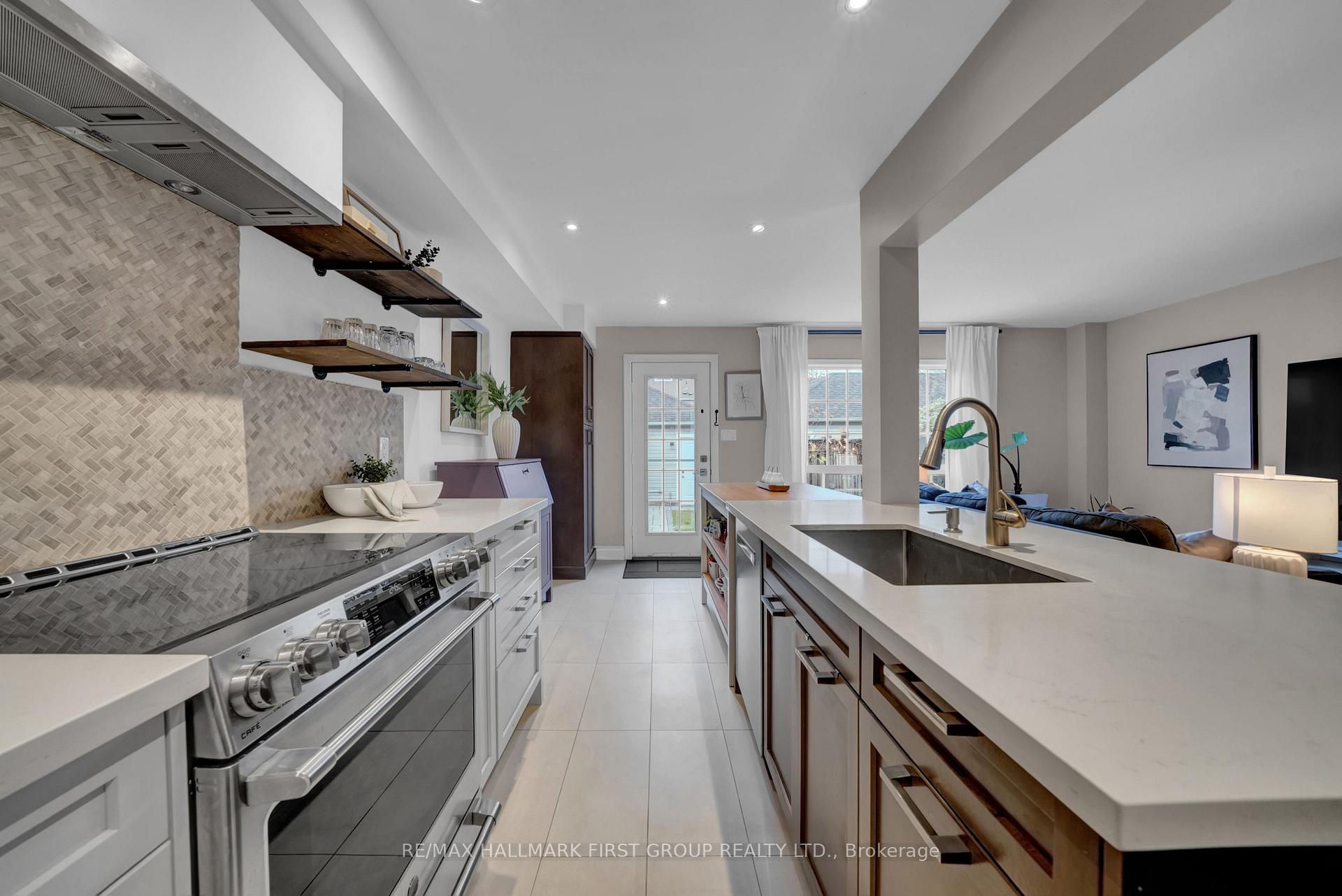 Photo 15 of 136 Warwick Avenue, Ajax, South East — HOMEH