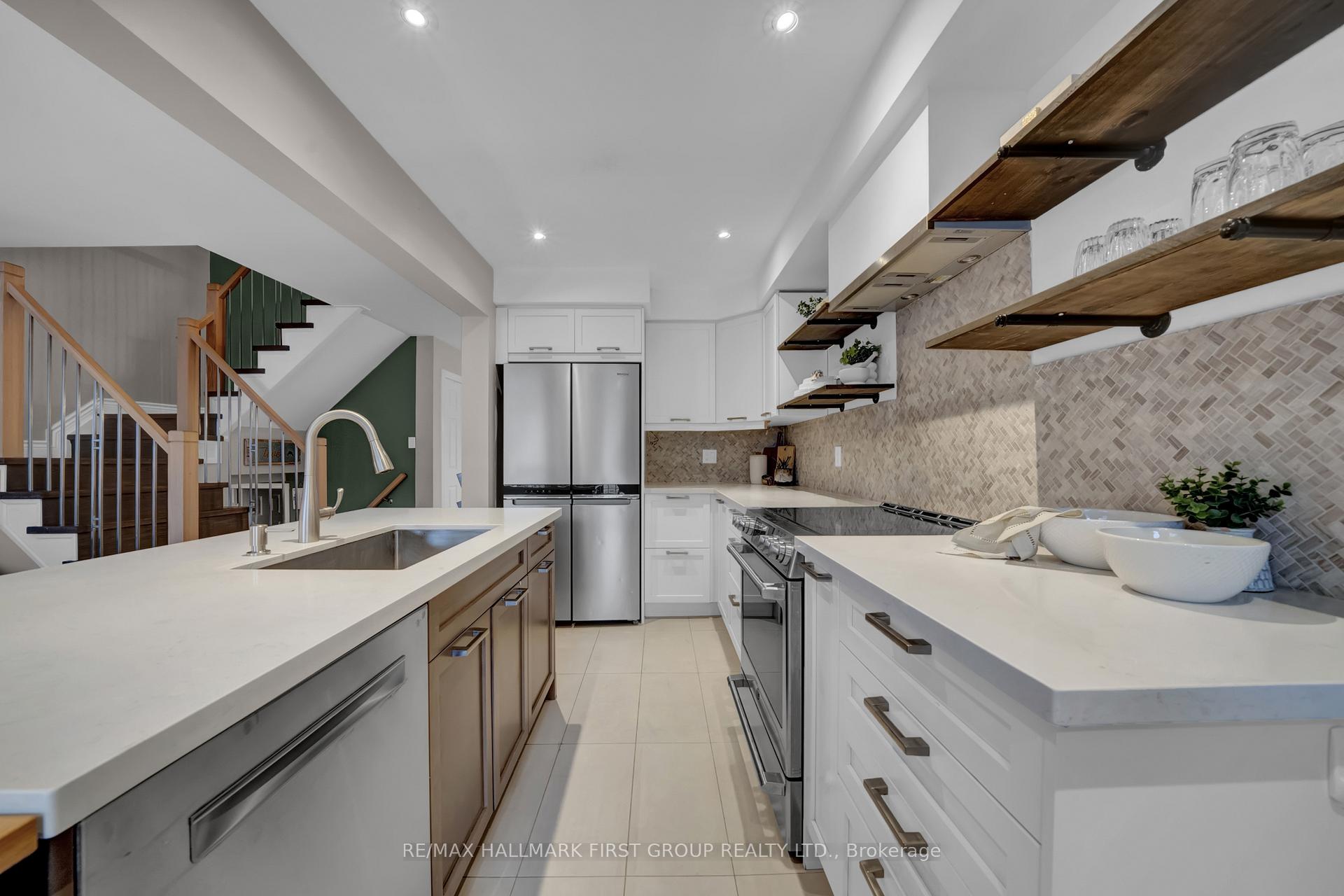 Photo 13 of 136 Warwick Avenue, Ajax, South East — HOMEH