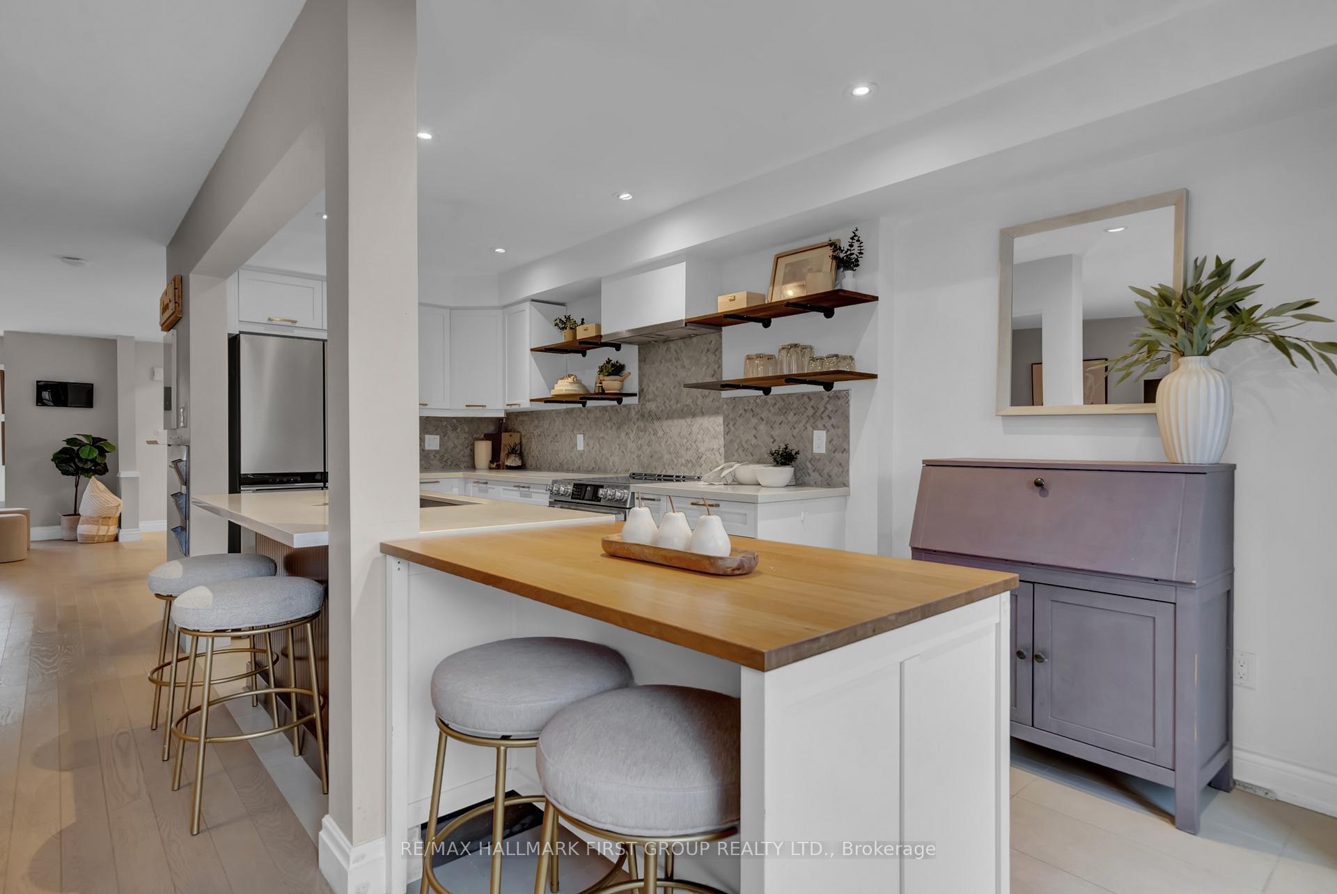 Photo 16 of 136 Warwick Avenue, Ajax, South East — HOMEH